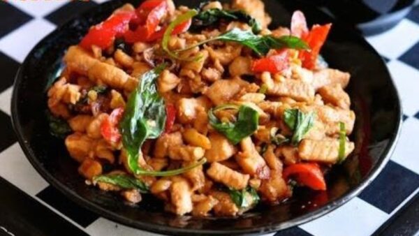 Chicken with Basil Leaves